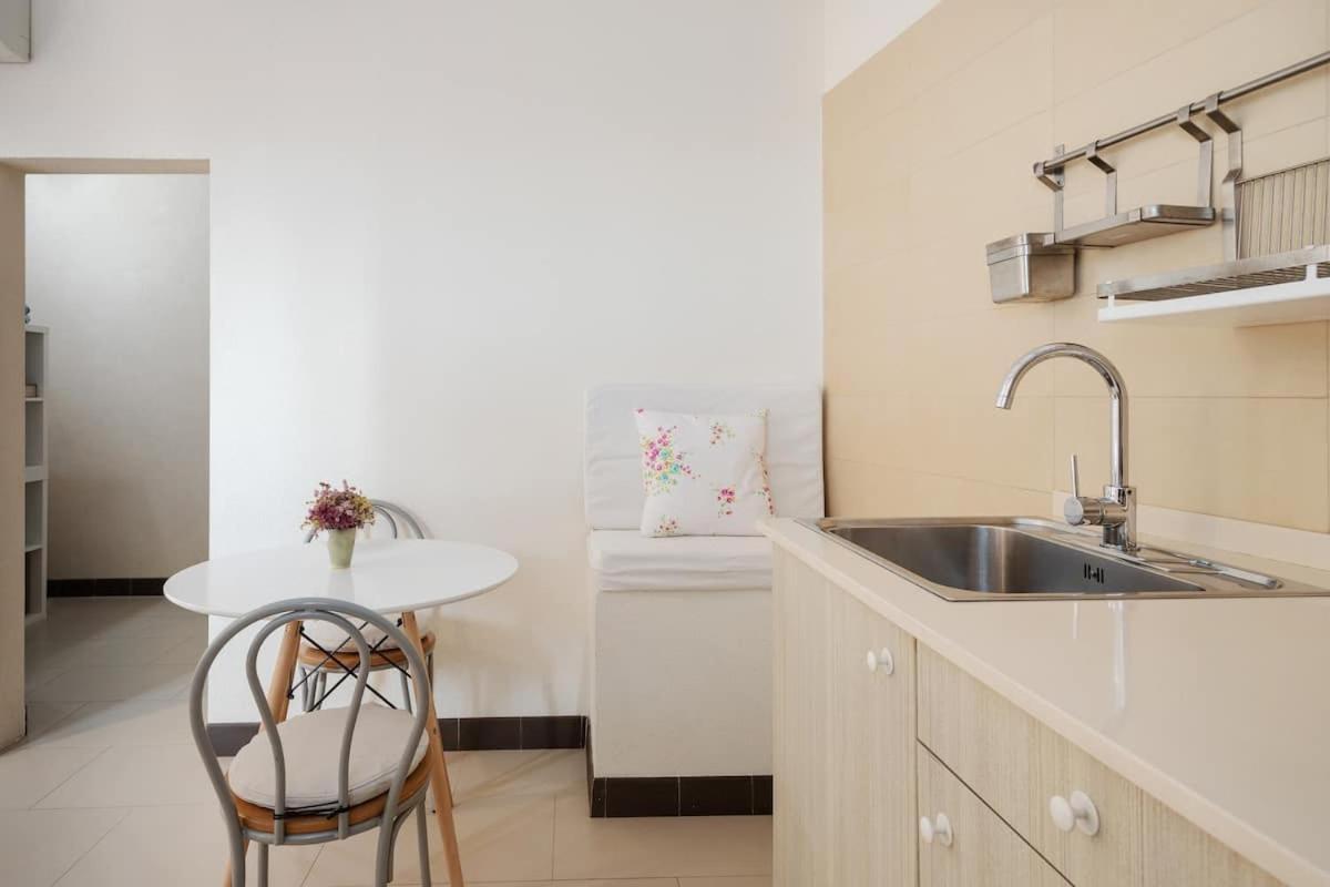U-nique Pasteur Apartment *